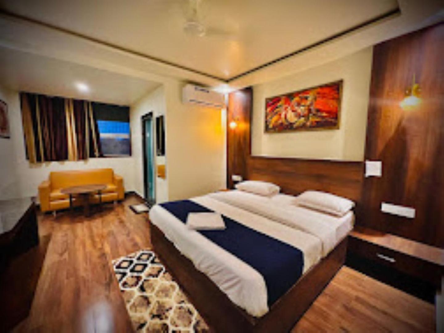 Hotel Parth Sitapur Muafi Exterior photo