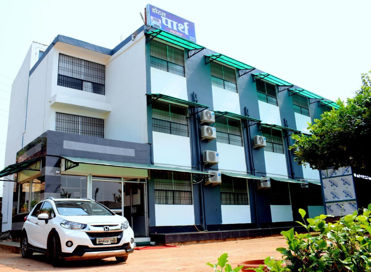 Hotel Parth Sitapur Muafi Exterior photo