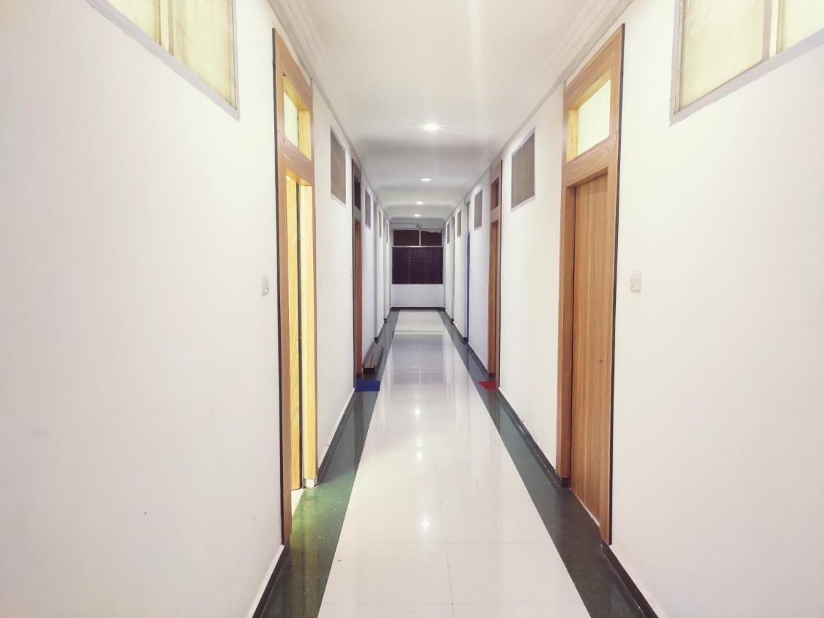 Hotel Parth Sitapur Muafi Exterior photo