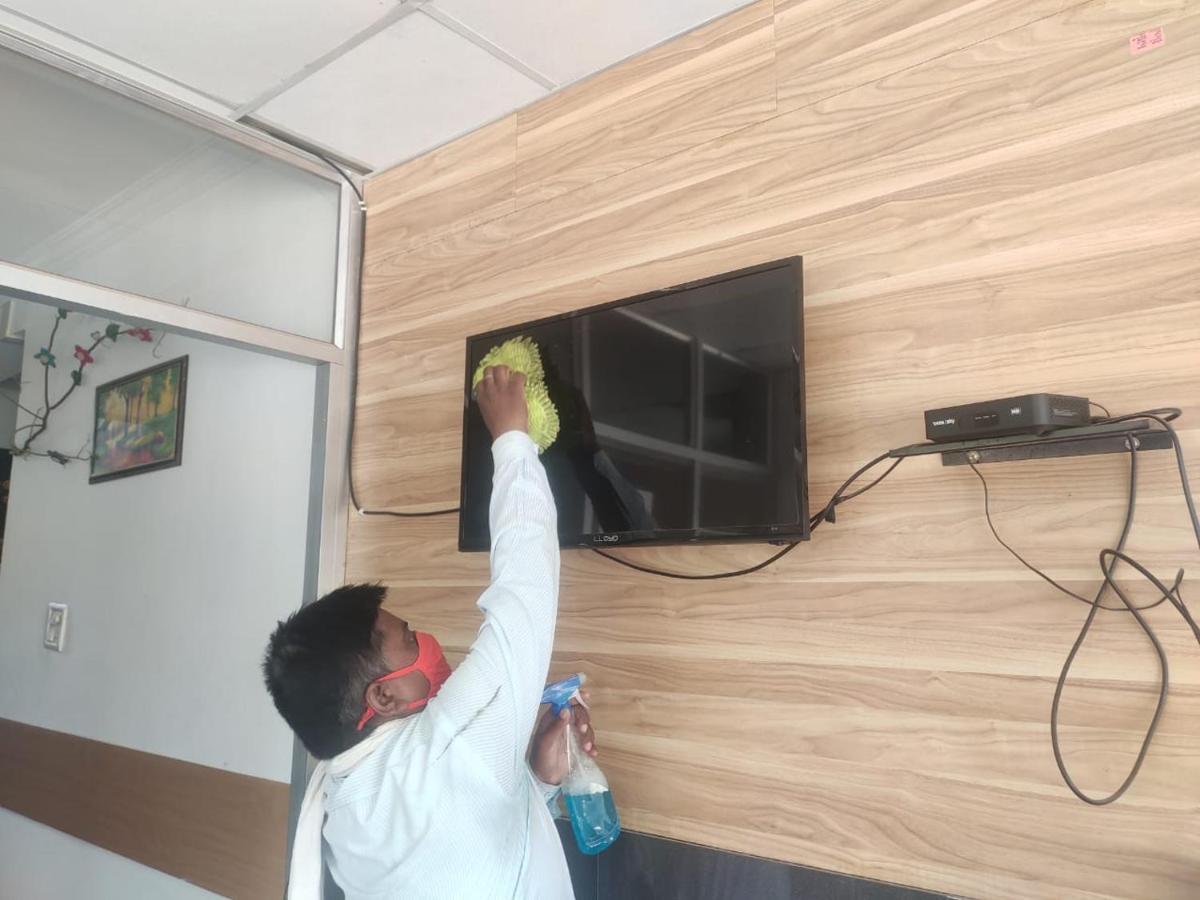 Hotel Parth Sitapur Muafi Exterior photo