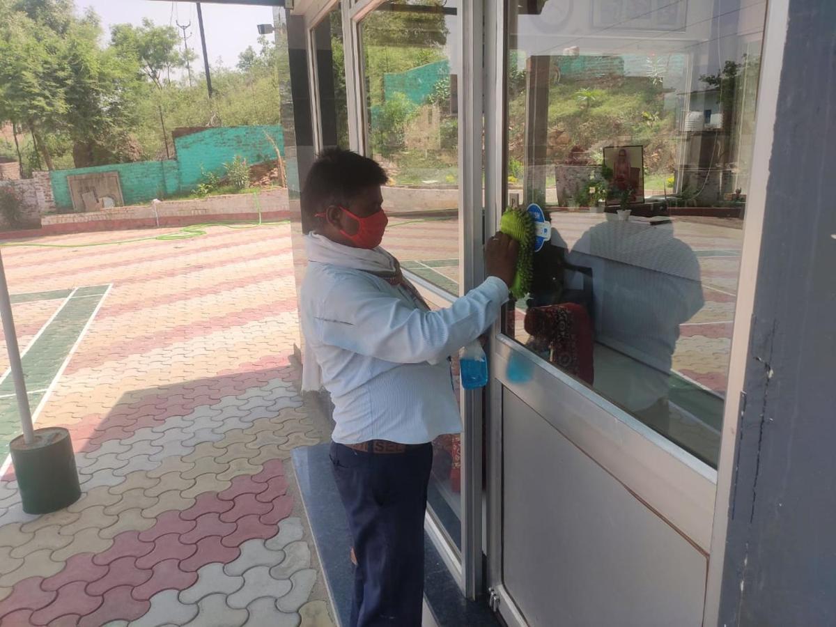Hotel Parth Sitapur Muafi Exterior photo